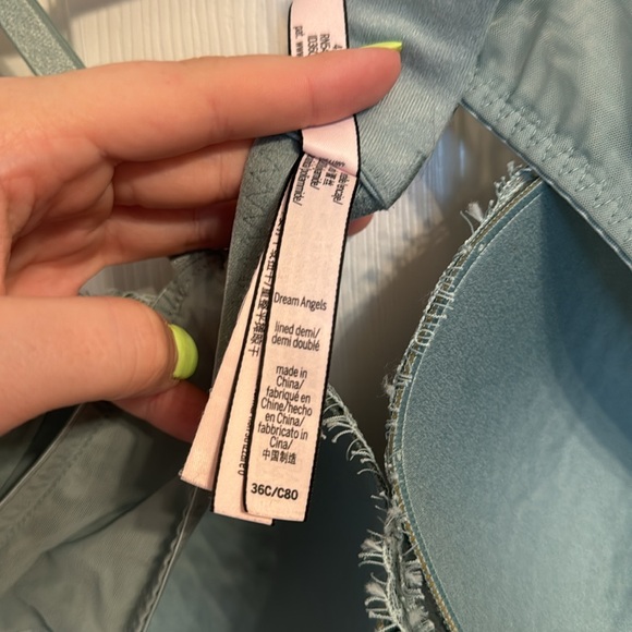 VS Dream Angles Bra - Picture 3 of 3